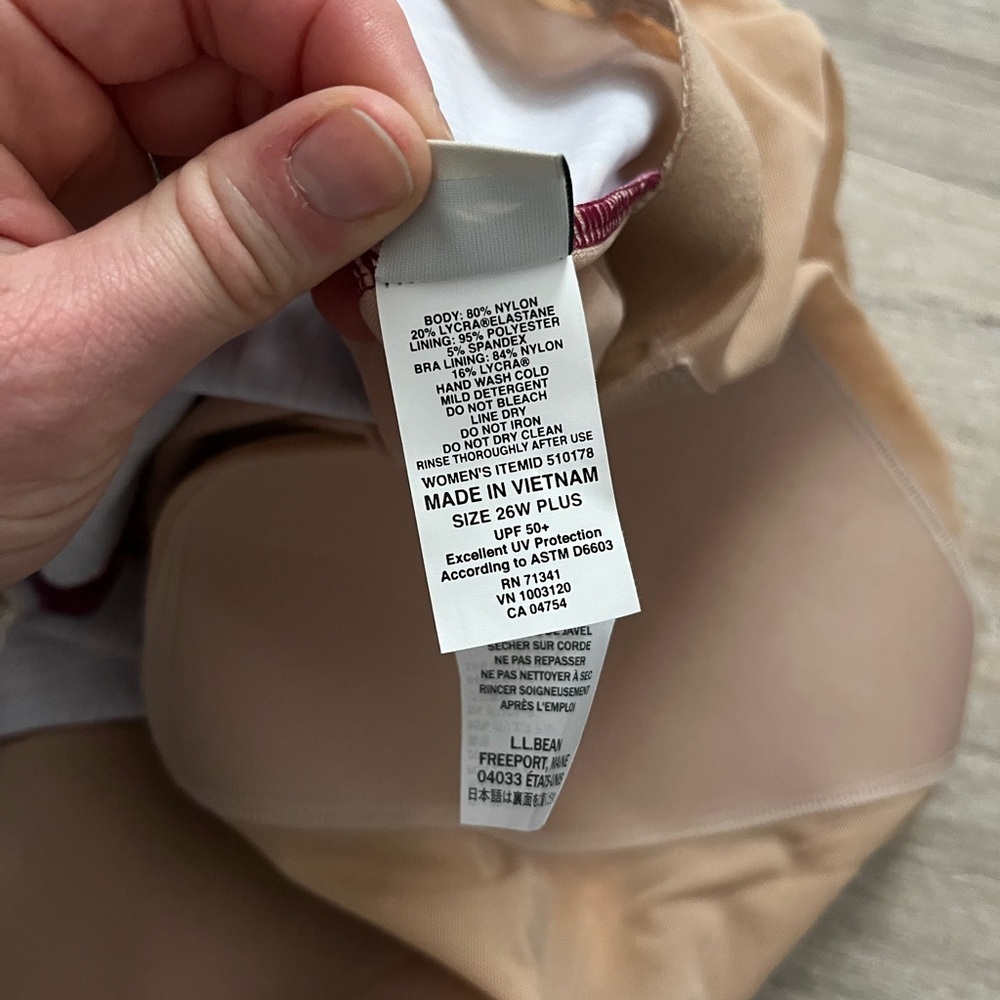 NWT L.L. Bean Women's Swimwear, Scoopneck Tankini Top Plum Wine Wave 26W Plus - Picture 4 of 6